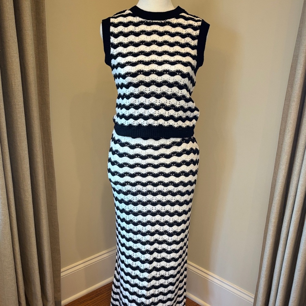 Jessica Simpson Black and White Sleeveless Knit Dress